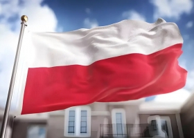 Можливо Польщі час змінити текст свого гімну, який прославляє ката українського народу