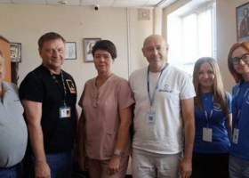 Під звуки сирен і з вірою в життя: як Охтирка повертає медицину до людей
